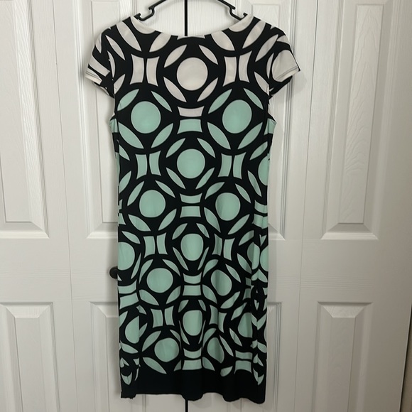 Dress - Picture 4 of 4